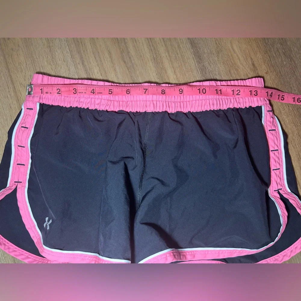 Under Armour Black and Pink Women’s Athletic Shorts Size XS